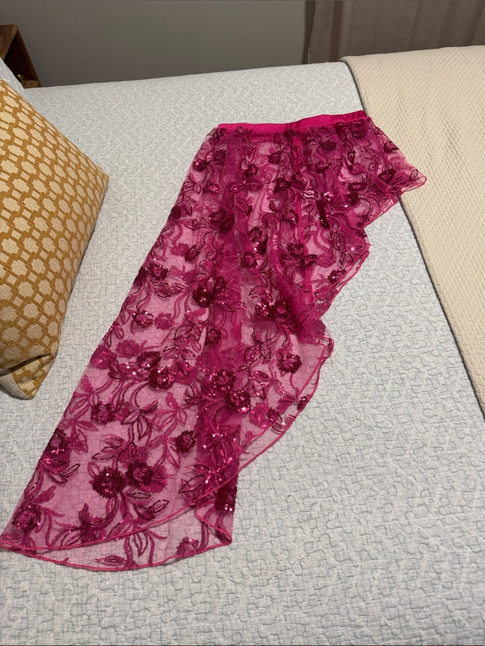 Nwot iheartraves Fuchsia Sequined Floral Lace Skirt